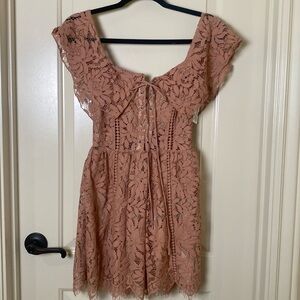🔥 Tobi Lace Dress in Blush Pink
